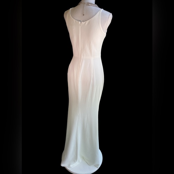 Dress The Population Iris Gown. B20 - Picture 3 of 15